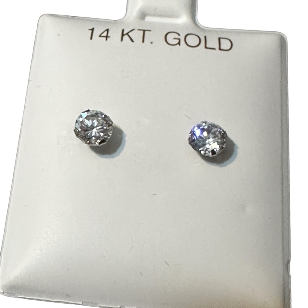 14kt White Gold Studs